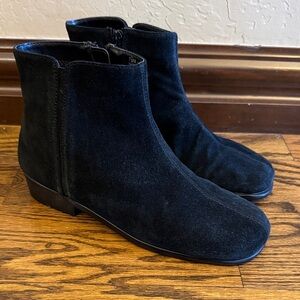 Aerosoles Stitch N Turn Black Suede Ankle Boots 7.5